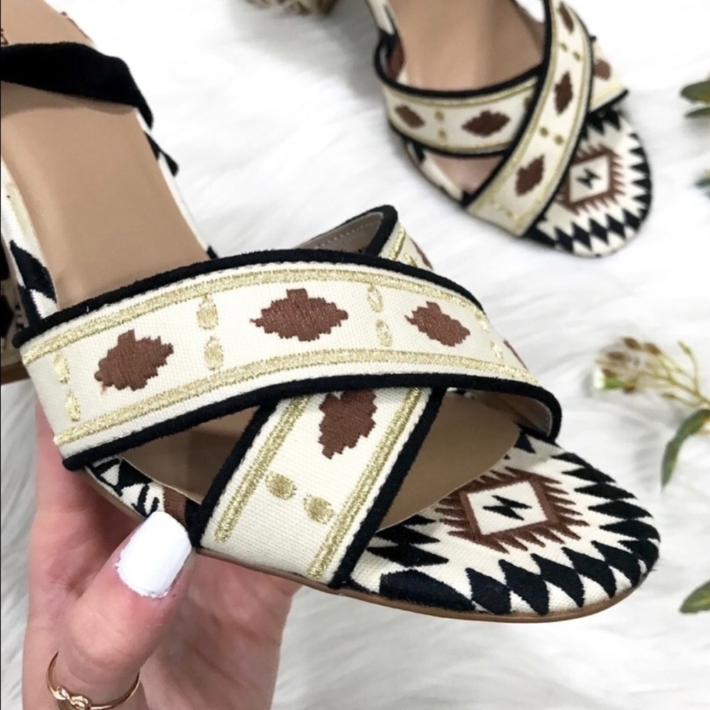 Lace up Heeled Sandals Size 7 Tribal Aztec Block Heels - Picture 5 of 17